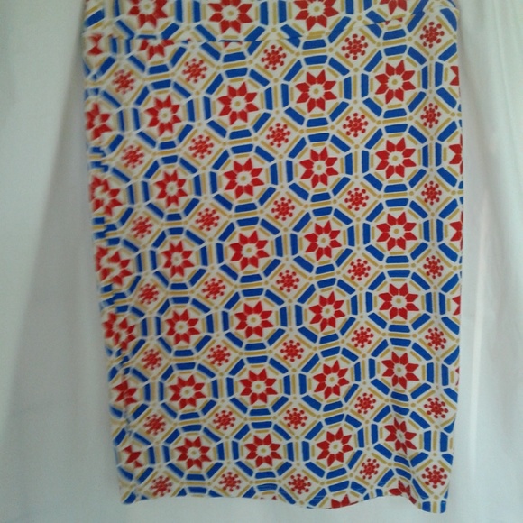 LuLaRoe NWOT Cassie Penci Skirt Red Blue Holiday - Picture 7 of 8
